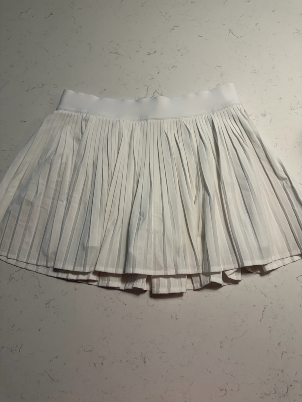 Lululemon Pleated White Women's Skirt - Classic Tennis Style - Picture 2 of 3